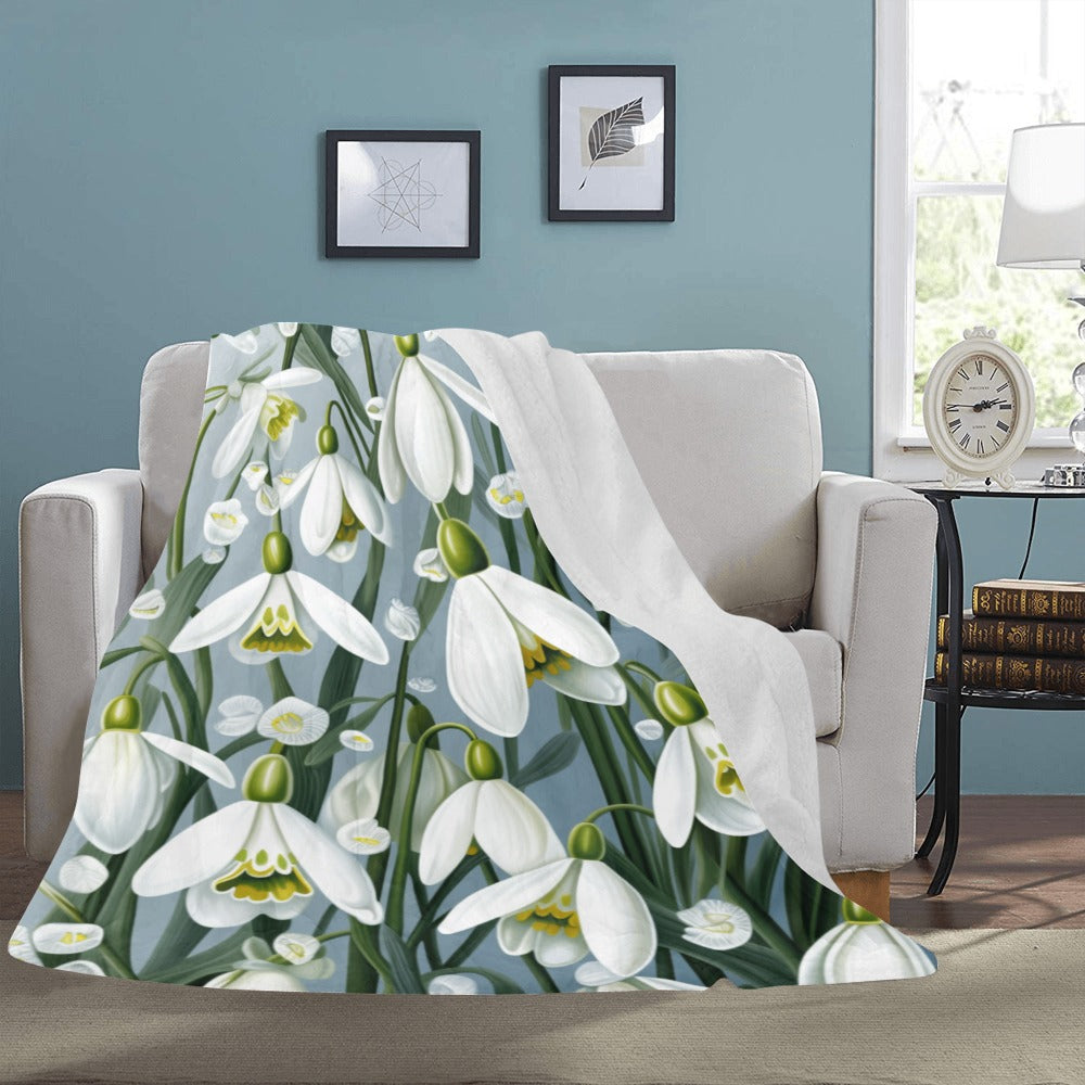 Soft & Luxurious White Floral Blanket - Twin Size, Adds a Touch of Serenity to Your Bedroom