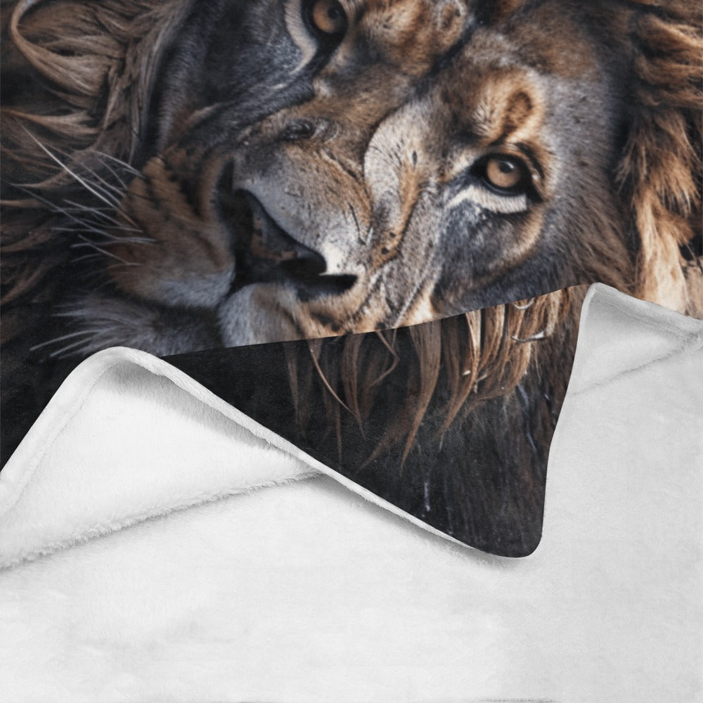 Majestic Lion Fleece Blanket | Ultra-Soft Micro Fleece Blanket | Wildlife Throw | 60x80