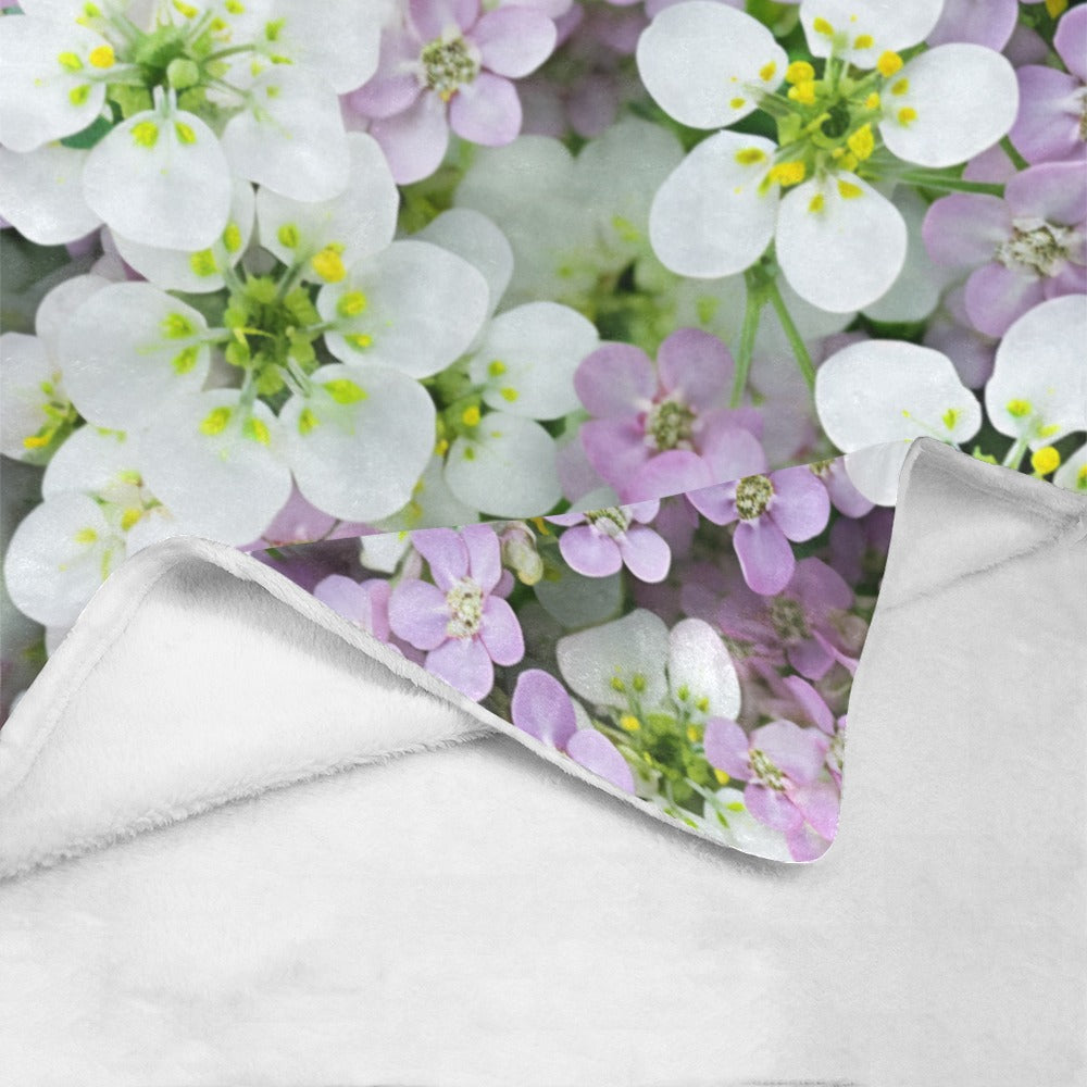 Twin Size Fleece Blanket with Delicate Alyssum Print - Cozy & Soft