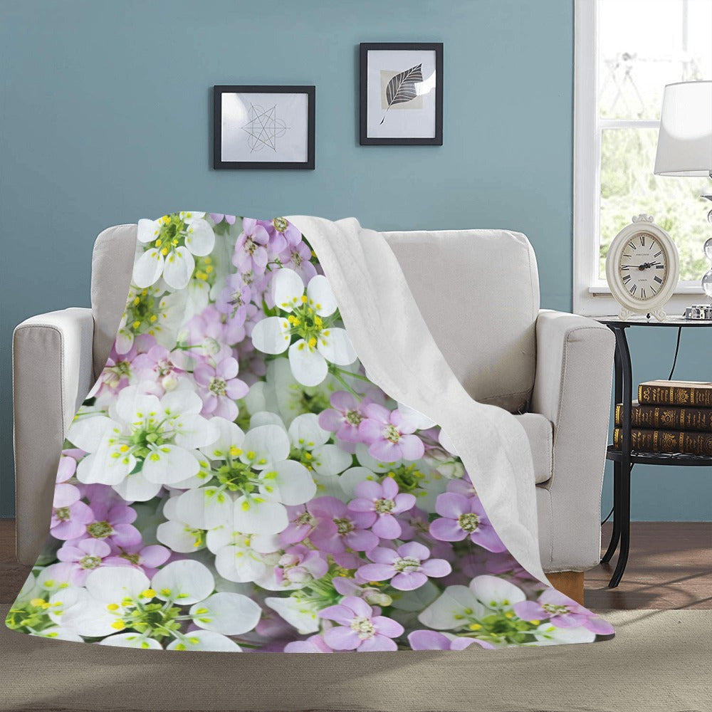 Twin Size Fleece Blanket with Delicate Alyssum Print - Cozy & Soft