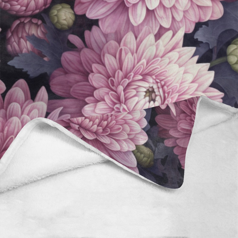 Elegant Chrysanthemum Fleece Blanket - Perfect for Shabby Chic or Vintage Decor